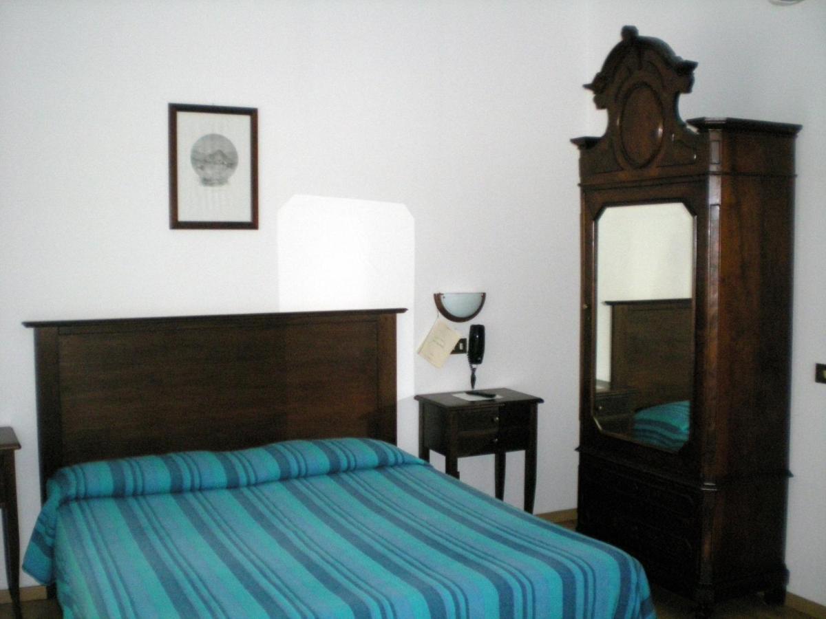 Hotel La Locanda Stresa Zimmer foto